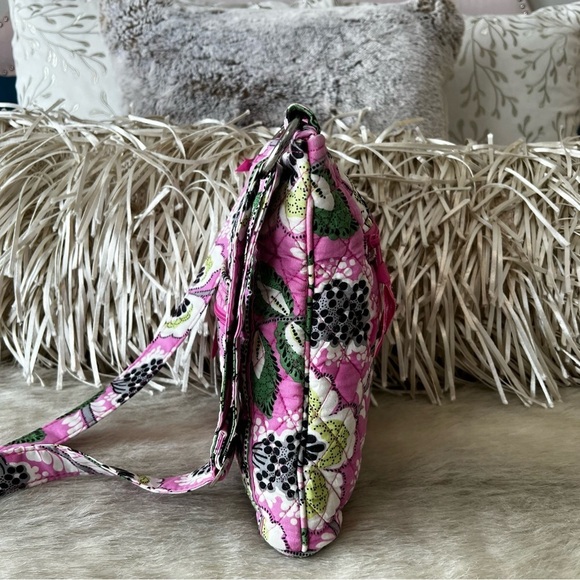 VERA BRADLEY Priscilla Pink Zip Hipster Crossbody Green Floral 2012 Quilted - Picture 10 of 15